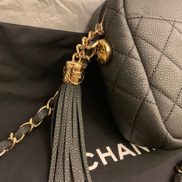 Chanel medium classic black crossbody camera bag - Picture 2 of 7